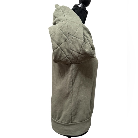 Evereve Size Small Olive Green Kasi Quilted Sleeve Crewneck Sweater Cotton/Poly - Picture 2 of 8